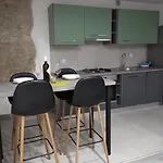 Apartman Lari