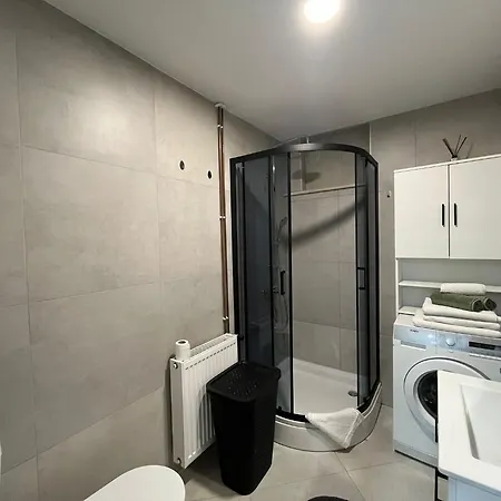 Apartman Lari
